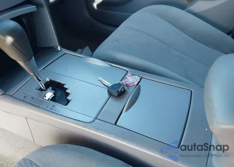 2011 Toyota Camry Le z USA, uszkodzony, nr VIN 4T1BF3EKXBU735756